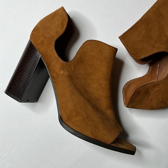 Metaphor Regina style open toe Brown Faux suede heels - Picture 2 of 8